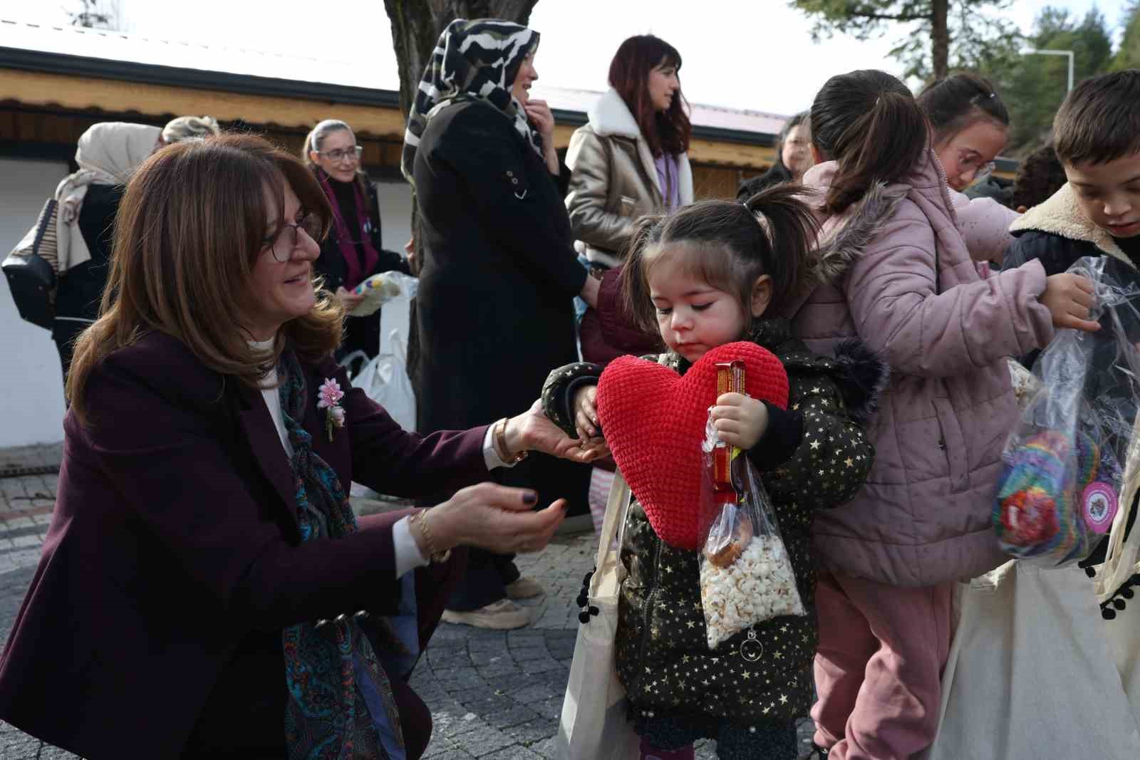 Nilüferli kadınların hediyeleri Harmancık’a ulaştı
