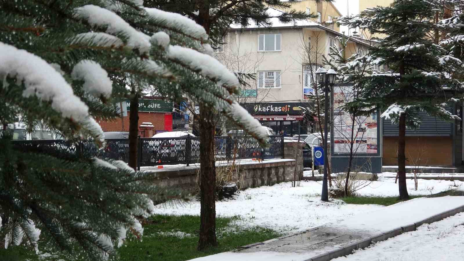 Nisanda kar sürprizi
