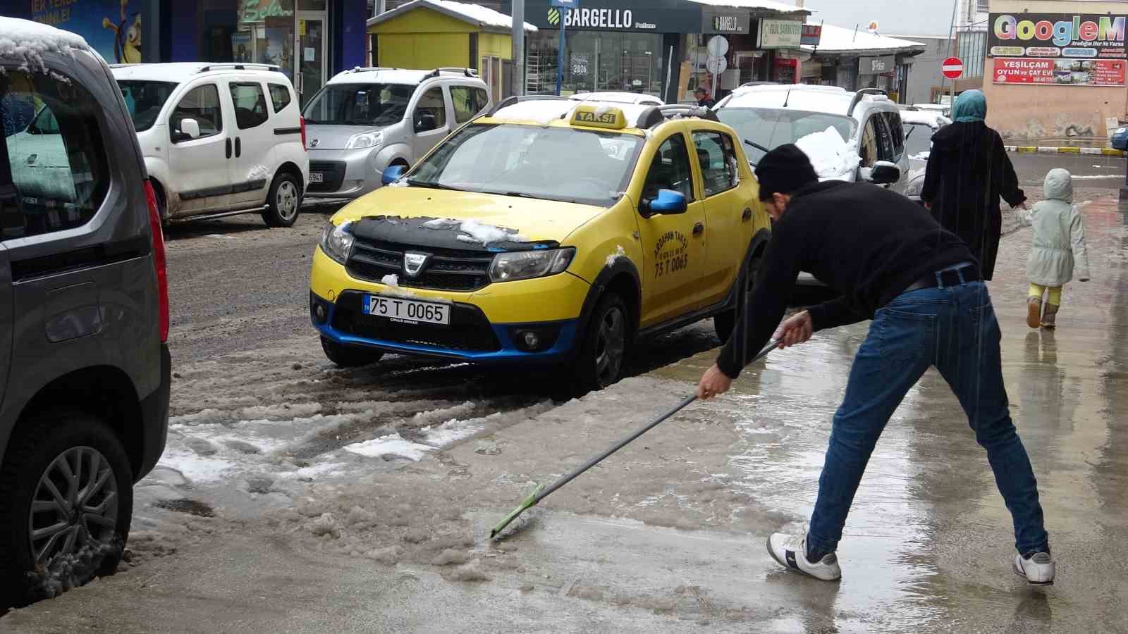 Nisanda kar sürprizi
