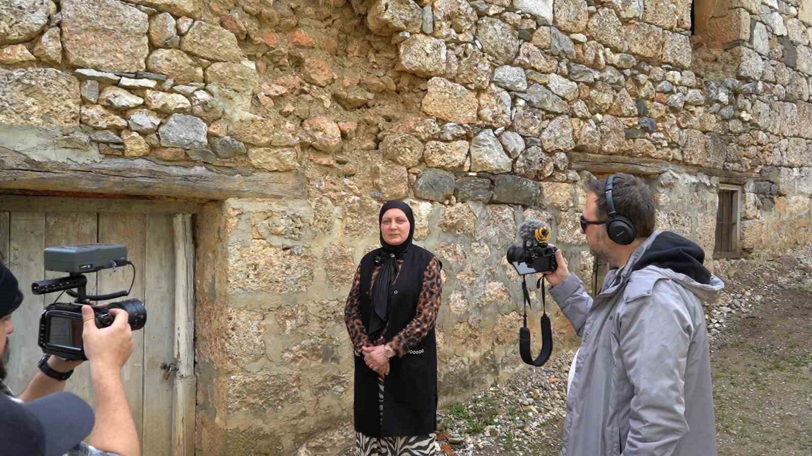 NÖHÜ’lü ödüllü yönetmen Dr. Fatih Diren yeni belgeselini Kosova’da çekti
