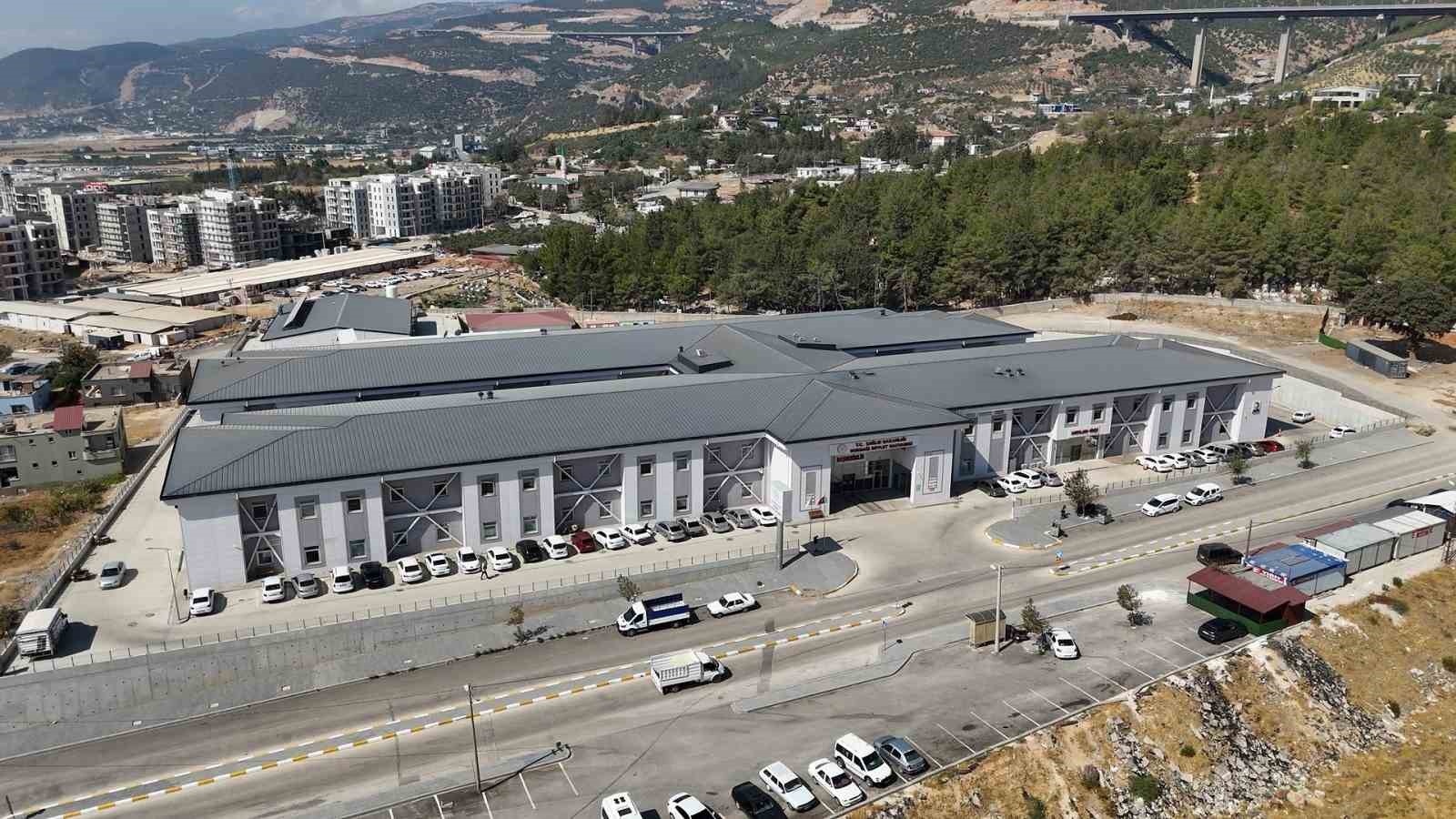 Nurdağı’nda çelik konstrüksiyonlu hastane 9 ayda tamamlandı, deprem bölgesine nefes oldu
