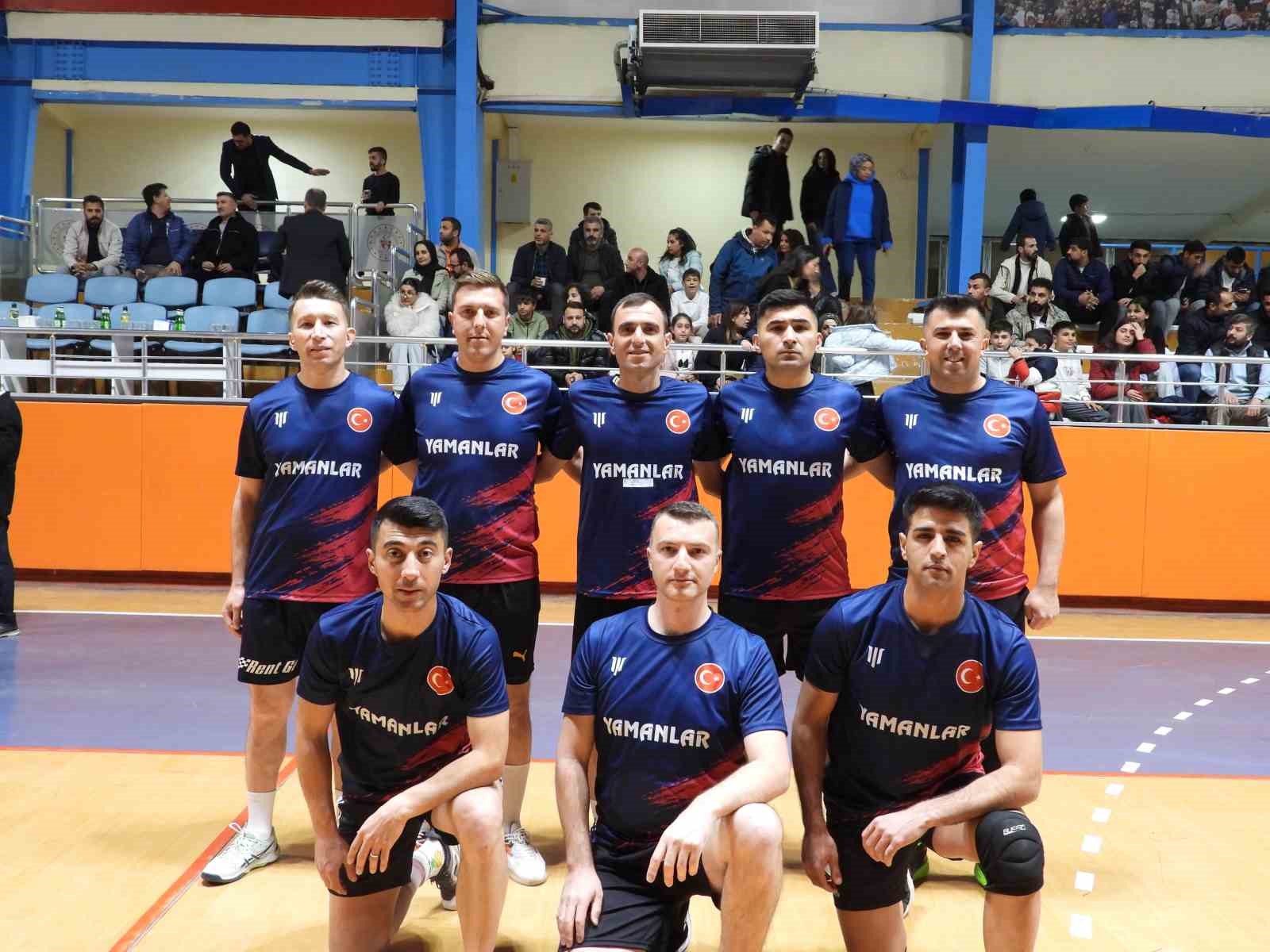Nusaybin’de kurumlar arası voleybol turnuvası sona erdi
