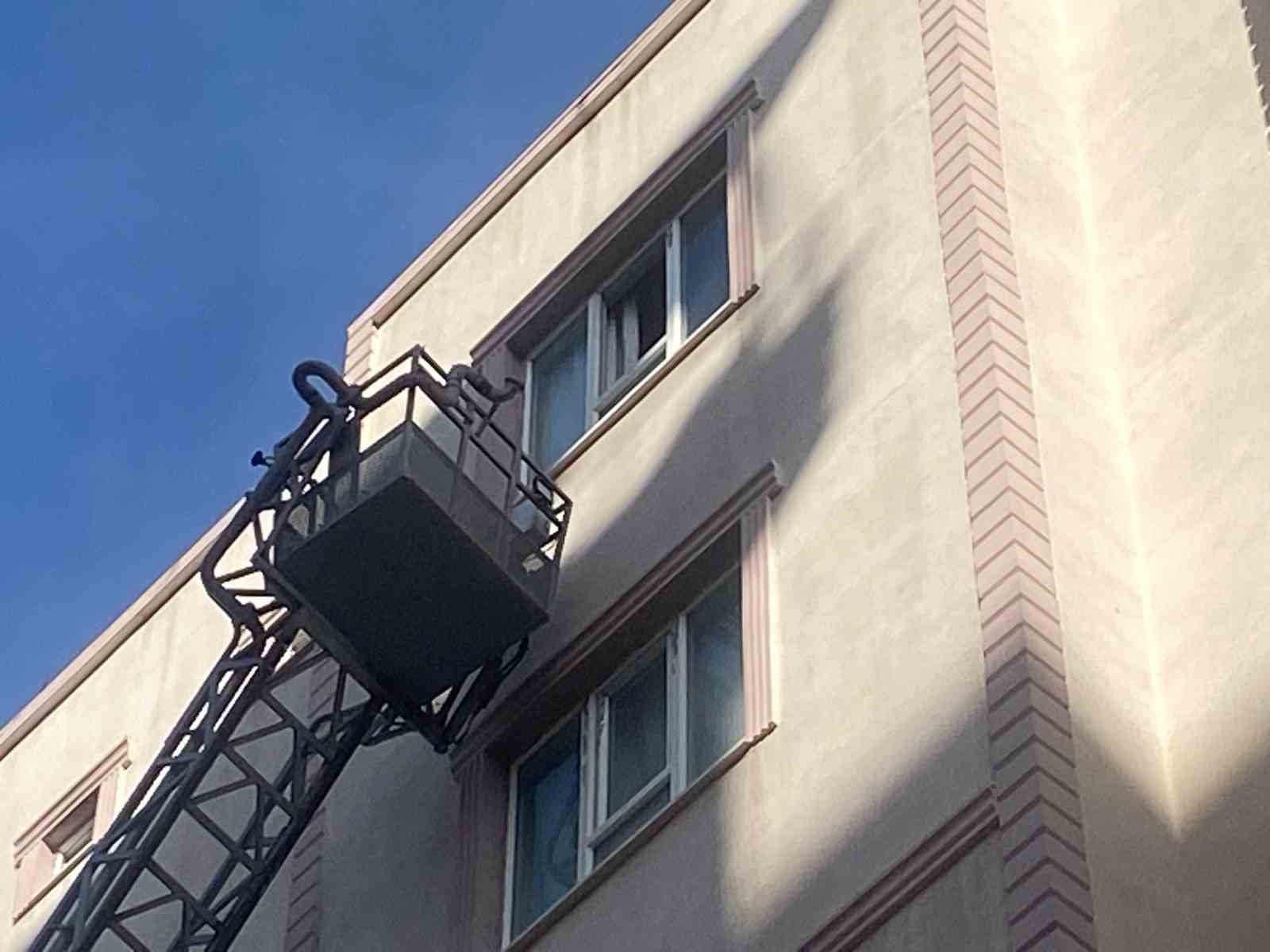 Ocakta unutulan yemek paniğe neden oldu
