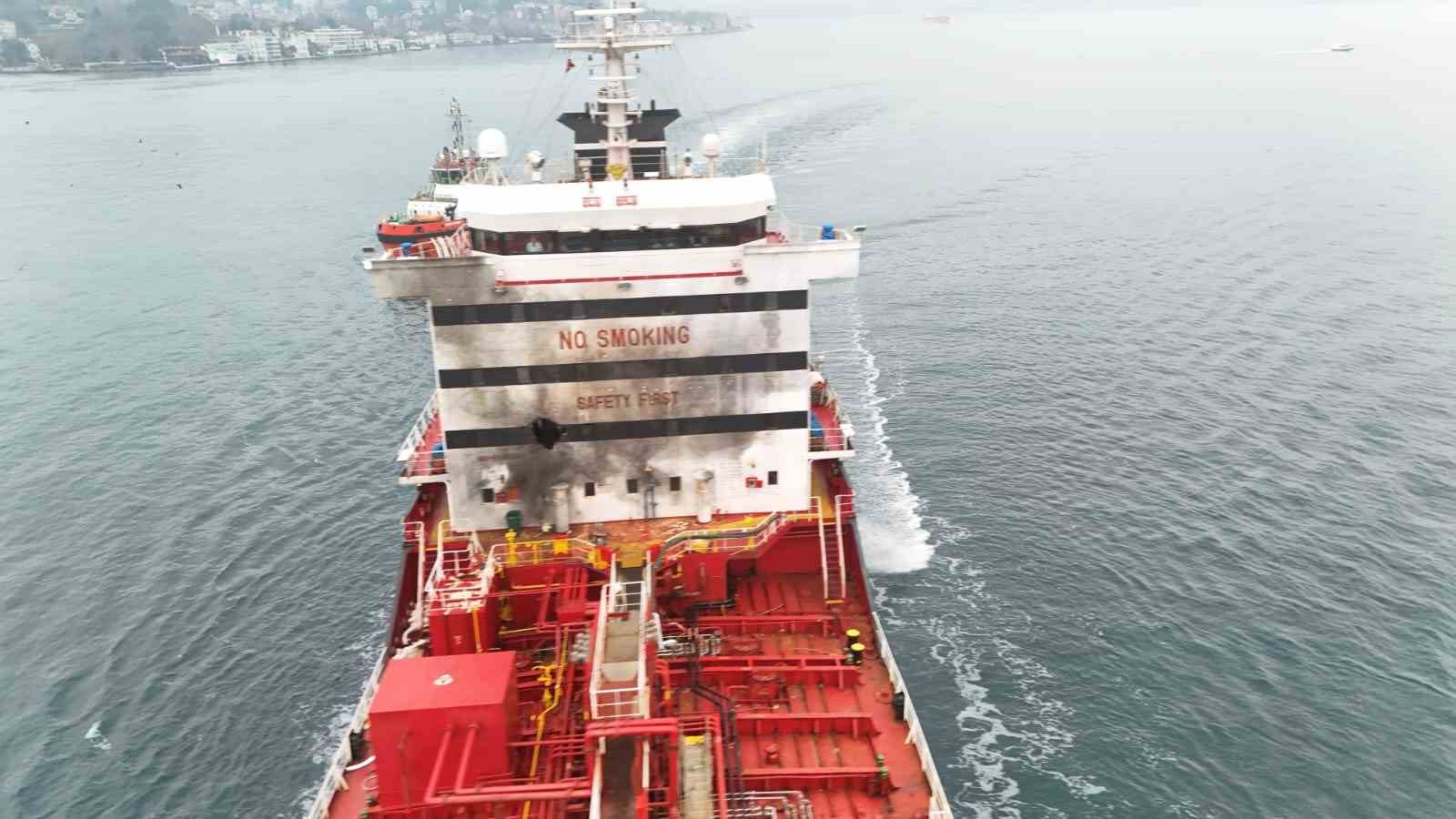 Odessa’da Ruslar tarafından vurulan Türk gemisi İstanbul Boğazı’nda
