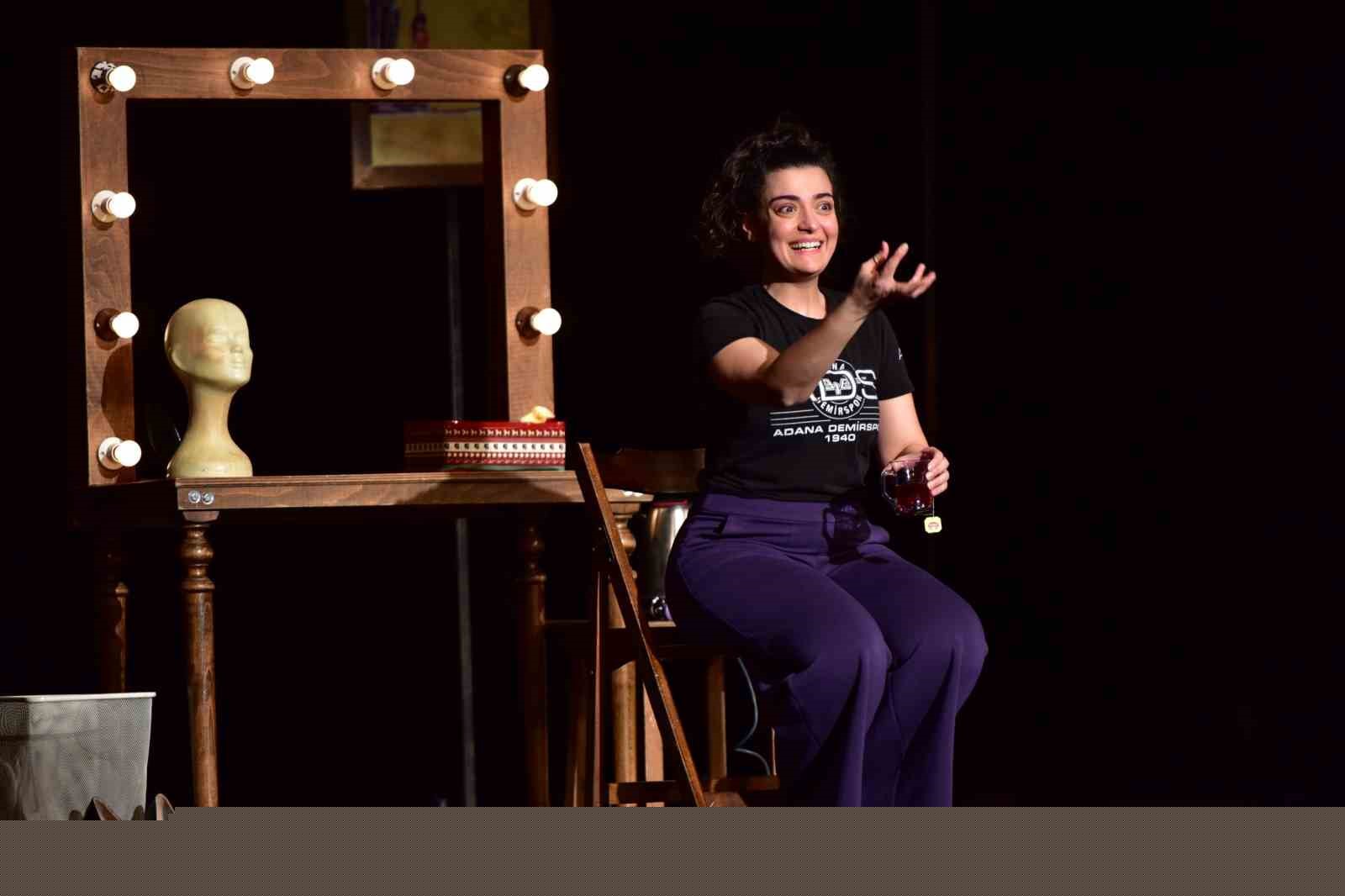 Ödüllü ‘Yan Rol’ Bursa’da ayakta alkışlandı
