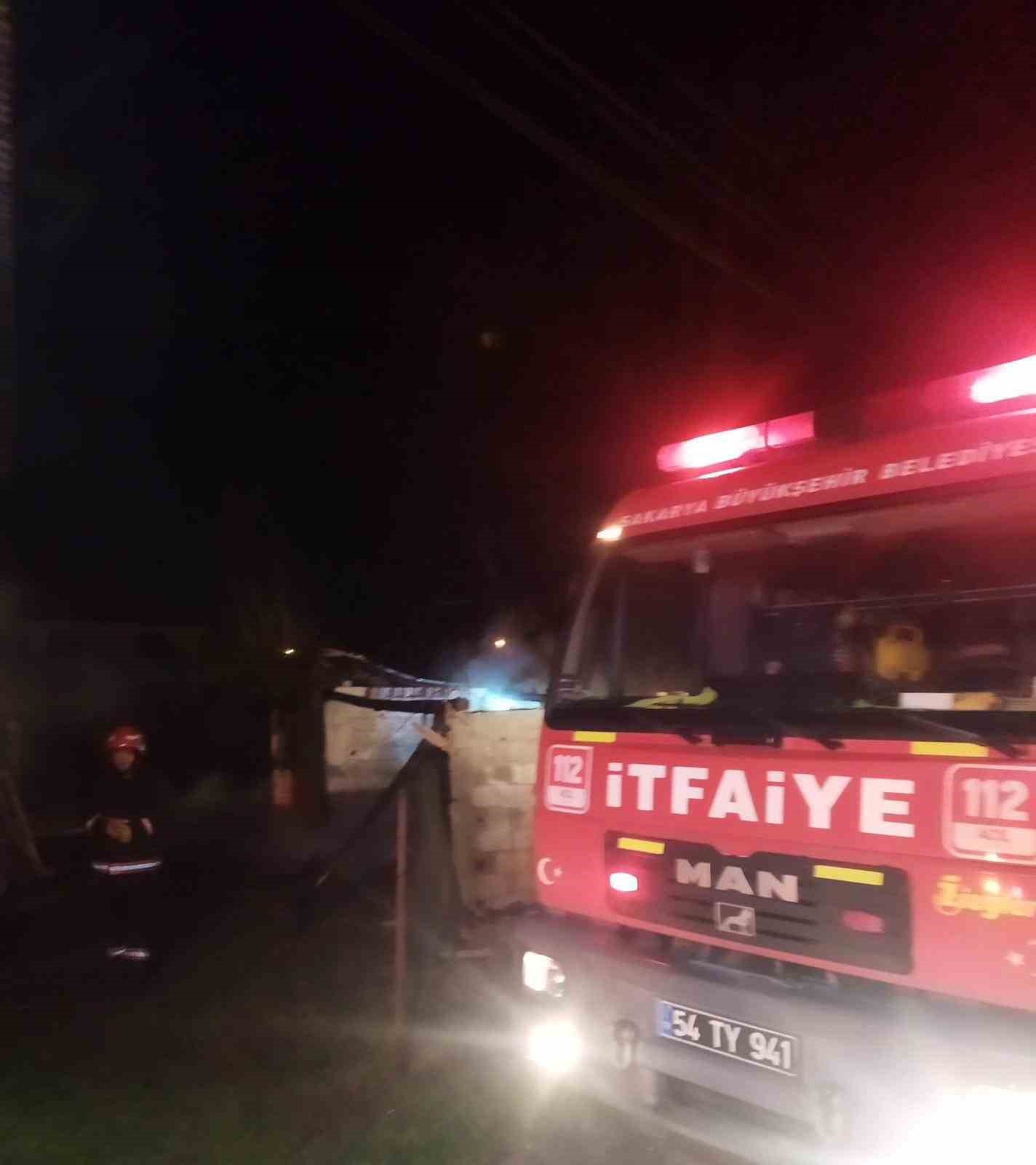 Odunluk yangını ekiplerin hızlı müdahalesi ile söndürüldü
