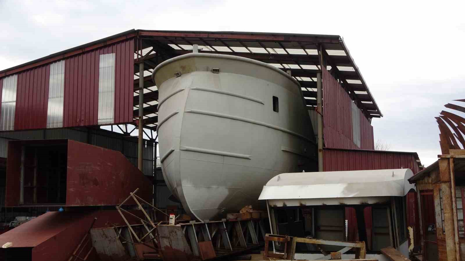 Of’tan Senegal’e balıkçı teknesi ihracatı
Of’tan Senegal’e balıkçı teknesi ihracatı