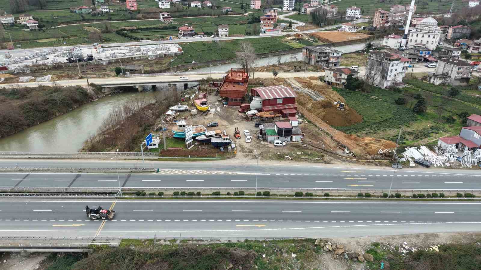 Of’tan Senegal’e balıkçı teknesi ihracatı
Of’tan Senegal’e balıkçı teknesi ihracatı