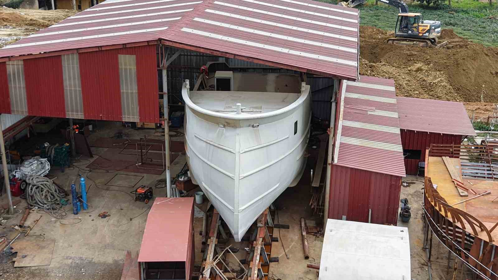 Of’tan Senegal’e balıkçı teknesi ihracatı
Of’tan Senegal’e balıkçı teknesi ihracatı