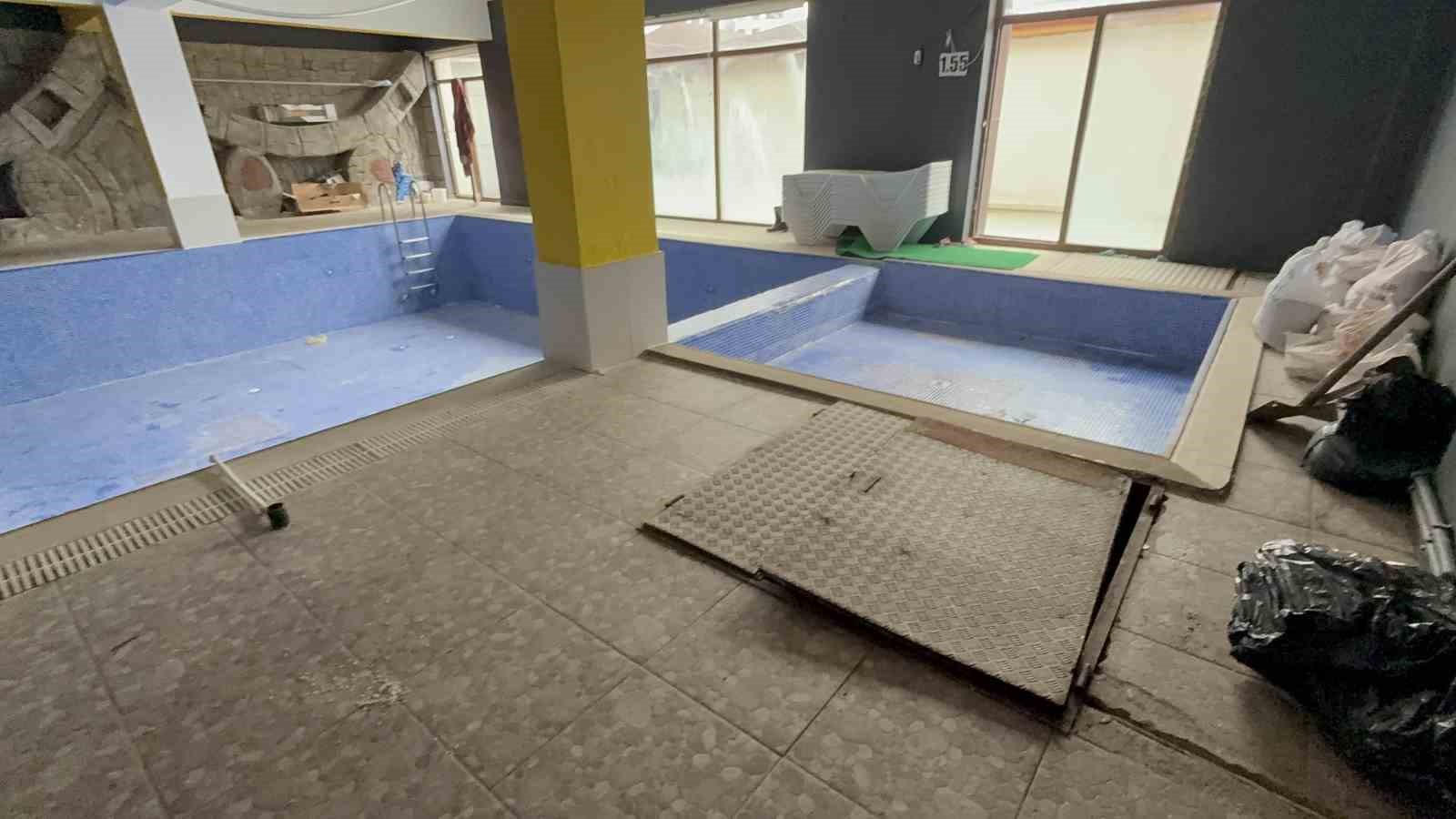 Oğluna da ismini verdiği babasını, baltayla öldürdü
