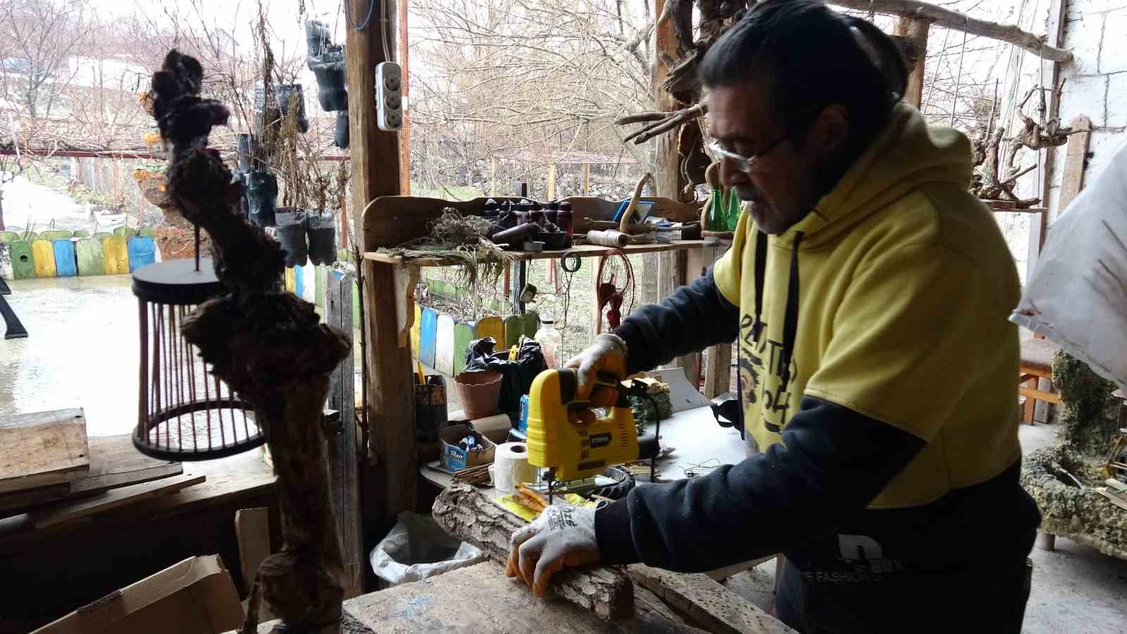 Oğluna yaptığı oyuncak 15 yıllık sanat yolculuğuna dönüştü
