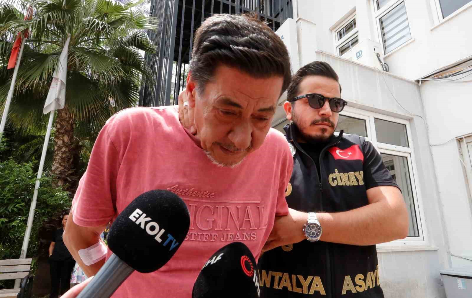 Oğlunu parkta 36 bıçak darbesiyle öldüren babaya müebbet
Oğlunu parkta 36 bıçak darbesiyle öldüren babaya müebbet