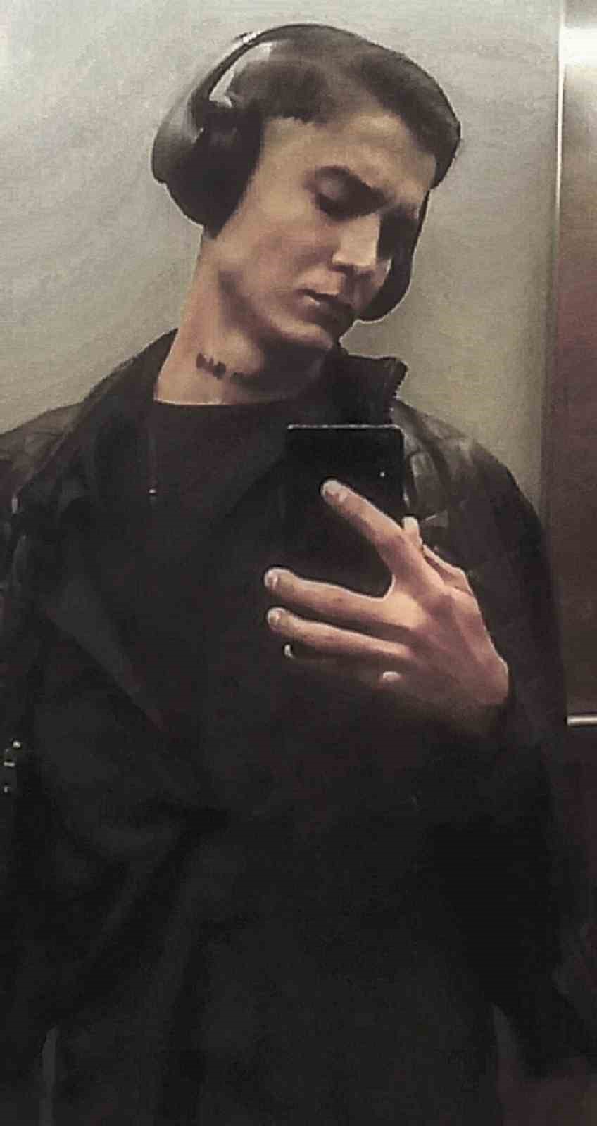 Oğlunu parkta 36 bıçak darbesiyle öldüren babaya müebbet
Oğlunu parkta 36 bıçak darbesiyle öldüren babaya müebbet