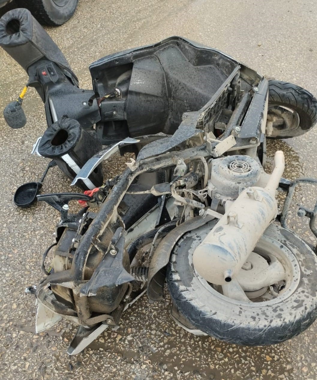 Öğrenci servisi ile çarpışan motokurye kaldırıldığı hastanede hayatını kaybetti
