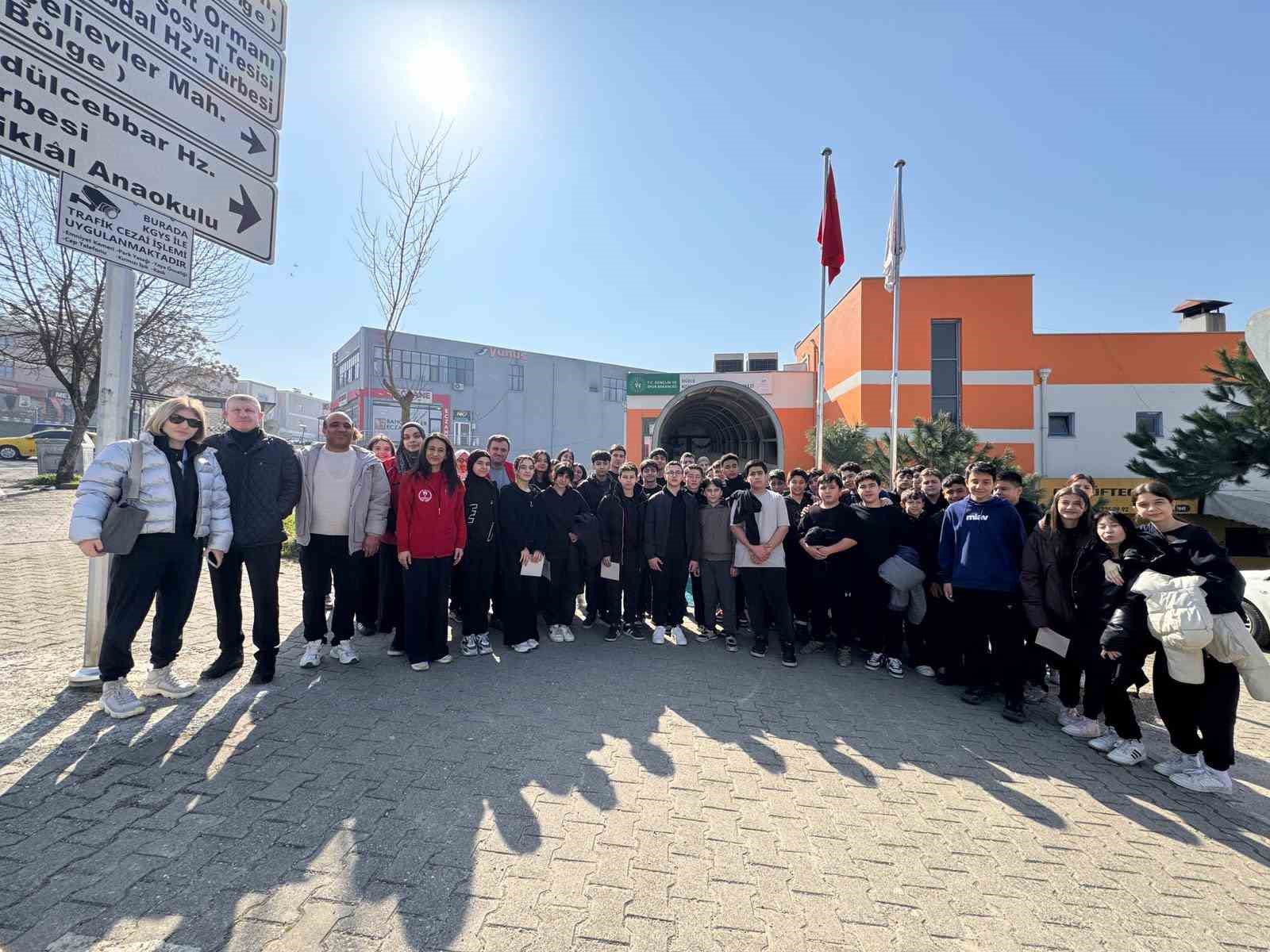 Öğrenciler Bahçeşehir Gençlik Merkezi’nde misafir edildi
