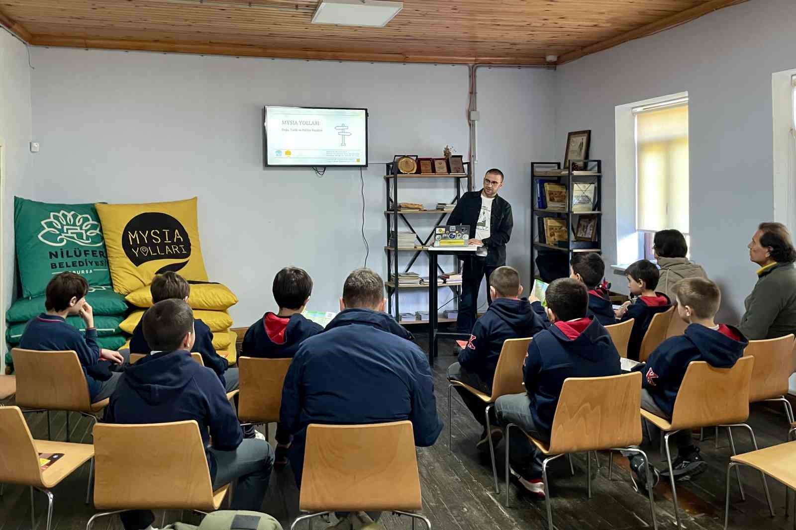 Öğrenciler Ertan Ayçetin bisikletevi’nde Mysia yolları’nı tanıdı
