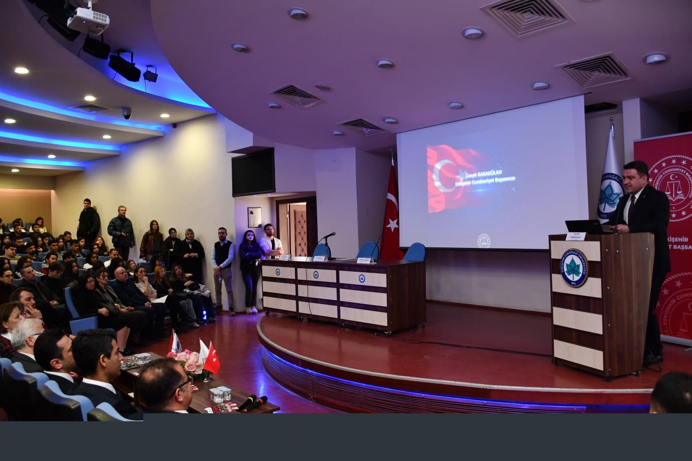 Öğrenciler İBAN dolandırıcılığı hakkında bilinçlendirildi
Öğrenciler İBAN dolandırıcılığı hakkında bilinçlendirildi