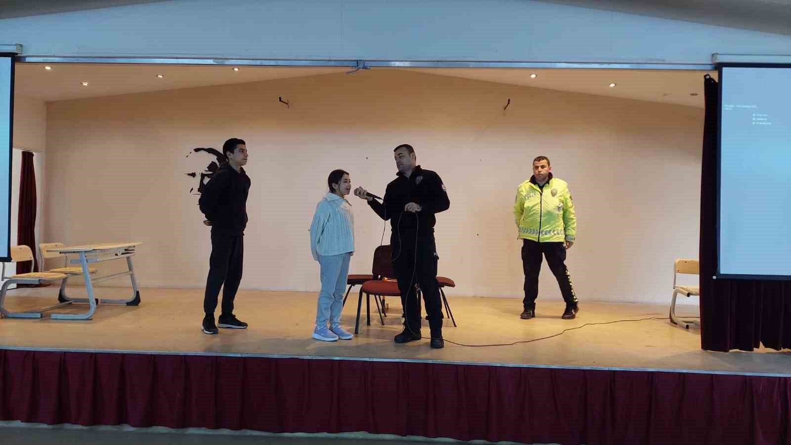 Öğrenciler polislik mesleğini yakından tanıdı
