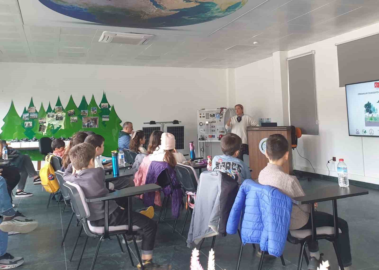 Öğrenciler ’Sıfır Karbon Noktası’nda geleceği deneyimledi
