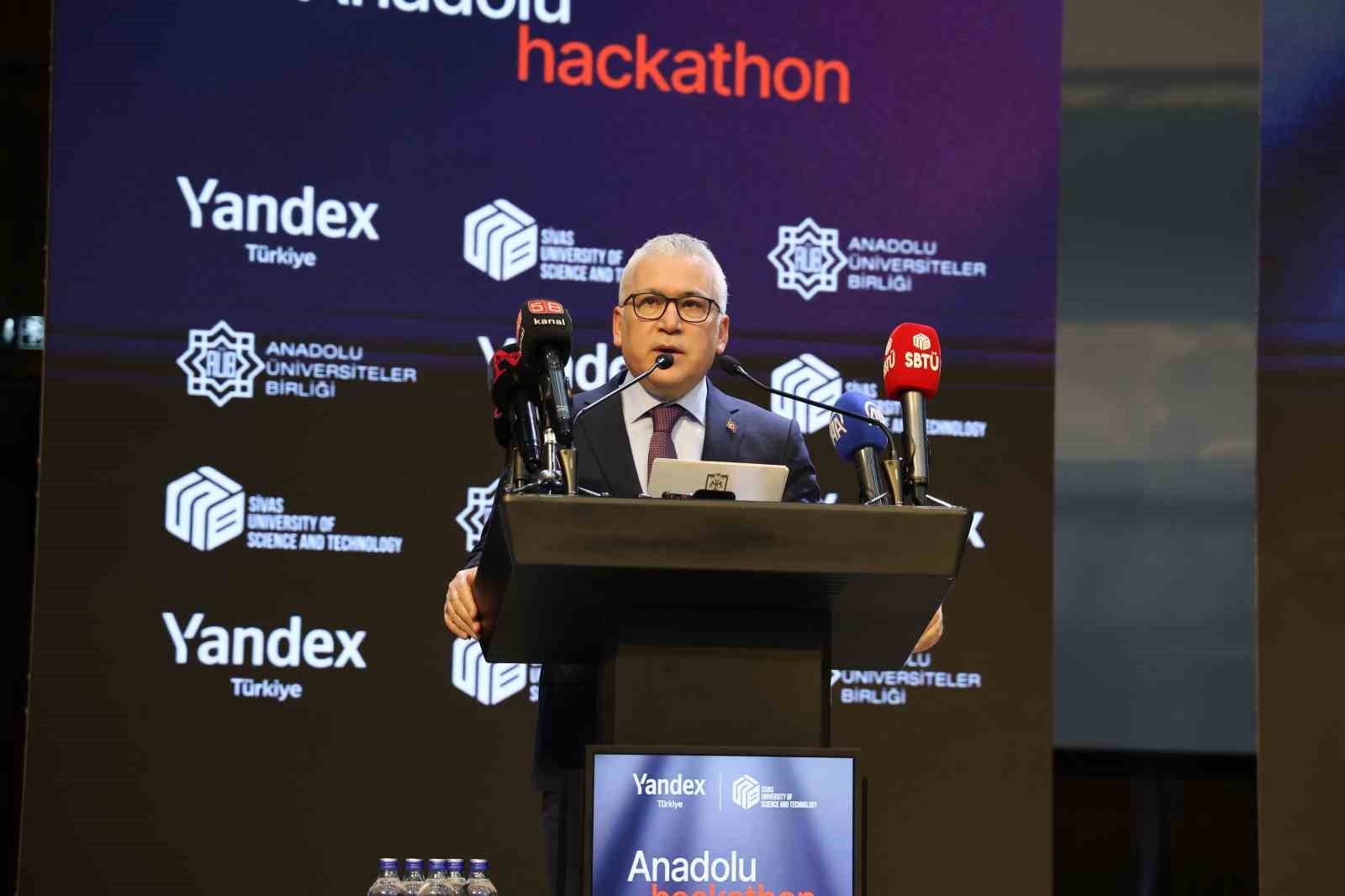 Öğrenciler sorunlara yapay zekâ ile çözüm üretti, Anadolu Hackathon’un kazananları açıklandı
