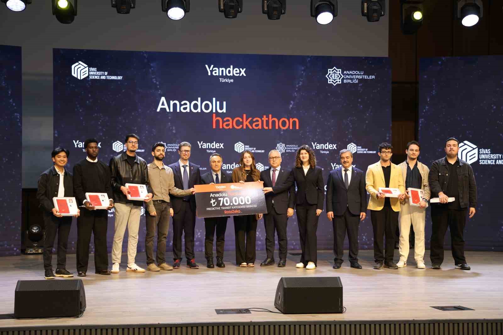 Öğrenciler sorunlara yapay zekâ ile çözüm üretti, Anadolu Hackathon’un kazananları açıklandı
