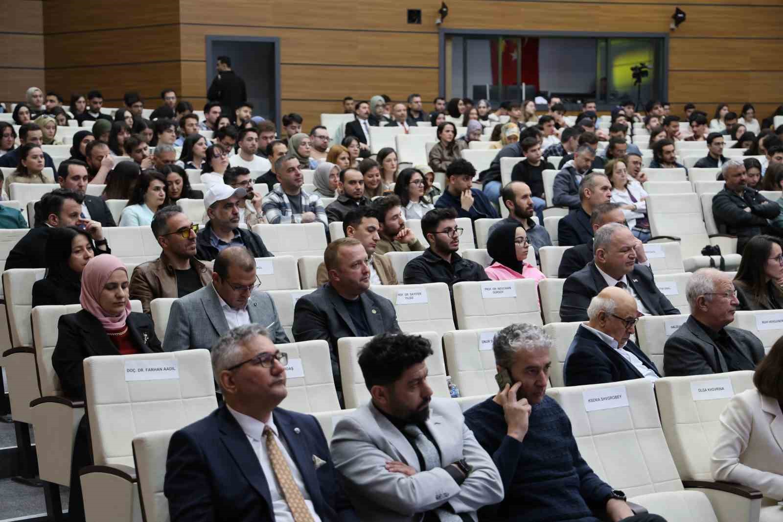 Öğrenciler sorunlara yapay zekâ ile çözüm üretti, Anadolu Hackathon’un kazananları açıklandı
