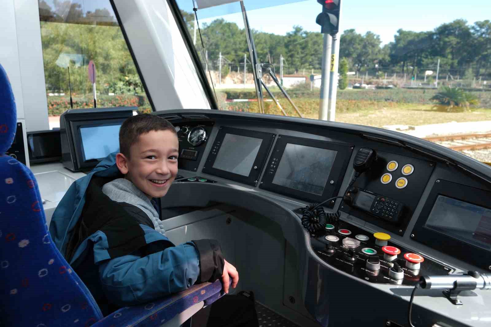 Öğrenciler tramvayın tarihini keyifli yolculukla öğrendi
