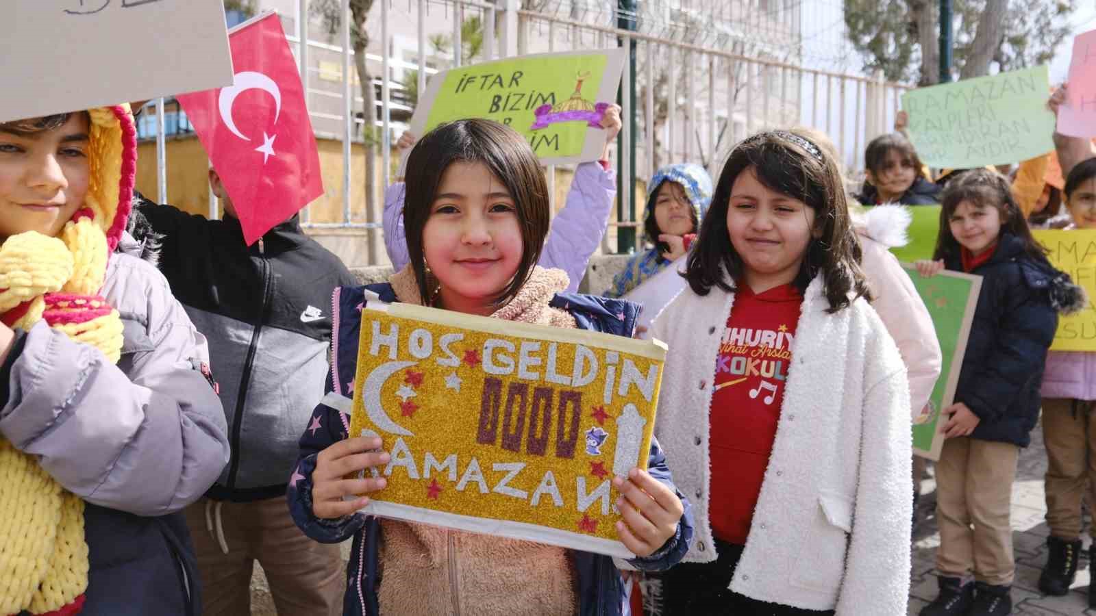 Öğrencilerden 11 ayın sultanı Ramazan’a coşkulu karşılama
