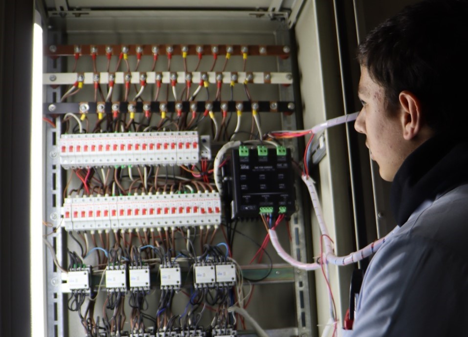 Öğrencilerden enerji tasarrufu sağlayan sistem
Öğrencilerden enerji tasarrufu sağlayan sistem