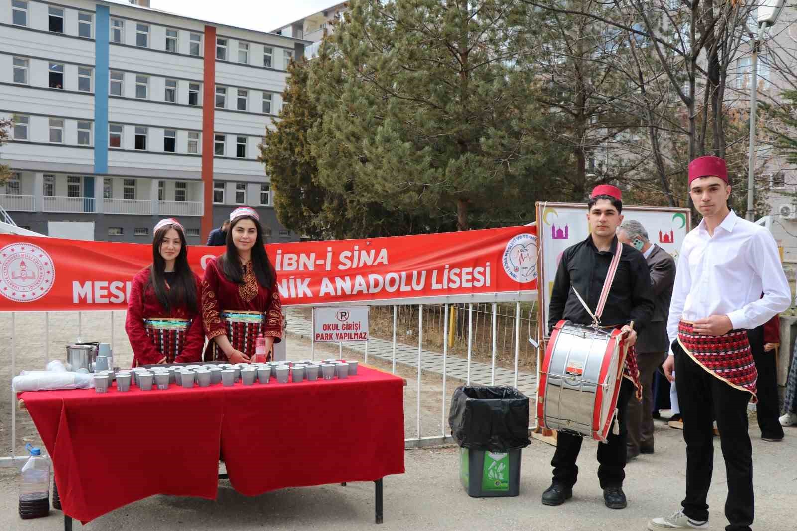 Öğrencilerden "Hoş Geldin Ramazan" etkinliği
