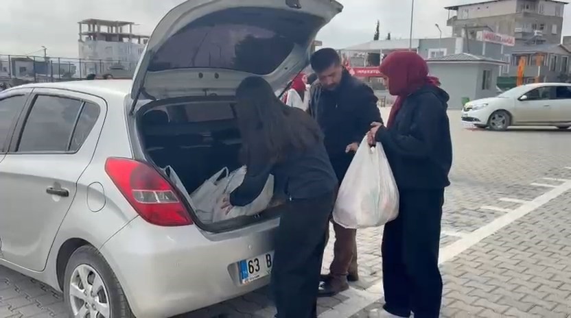 Öğrencilerden örnek dayanışma projesi: "Bir sınıf, bir aile"
