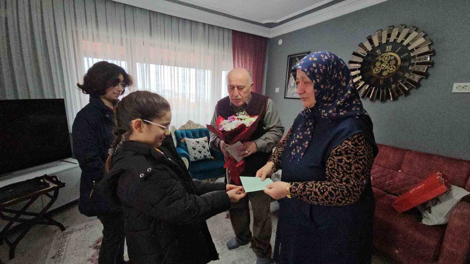 Öğrencilerden şehit ailelerine vefa: "Onları unutmadığımızı göstermek istedik"
