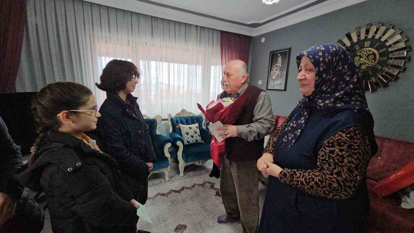 Öğrencilerden şehit ailelerine vefa: "Onları unutmadığımızı göstermek istedik"
