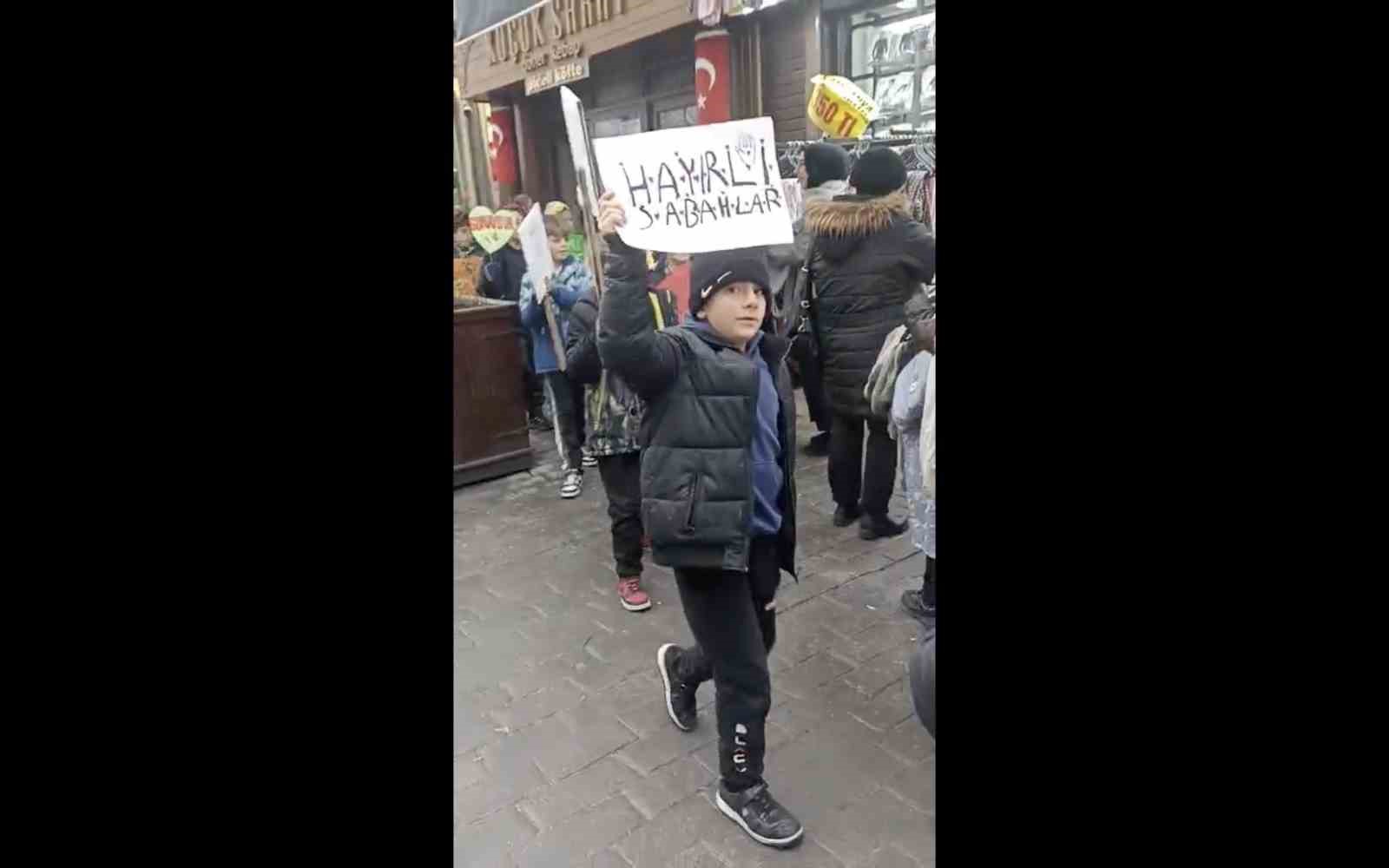 Öğrencilerden "Türkiye Selamlaşıyor" projesi kapsamında anlamlı ziyaret
