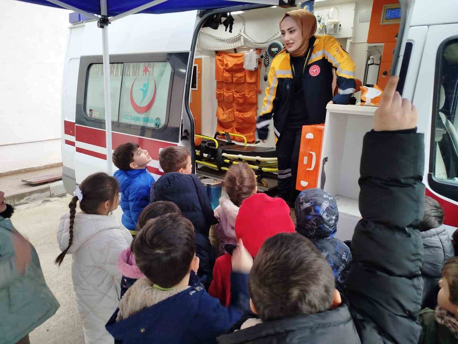 Öğrencilere sağlıklı çocuk sağlıklı gelecek etkinliği
