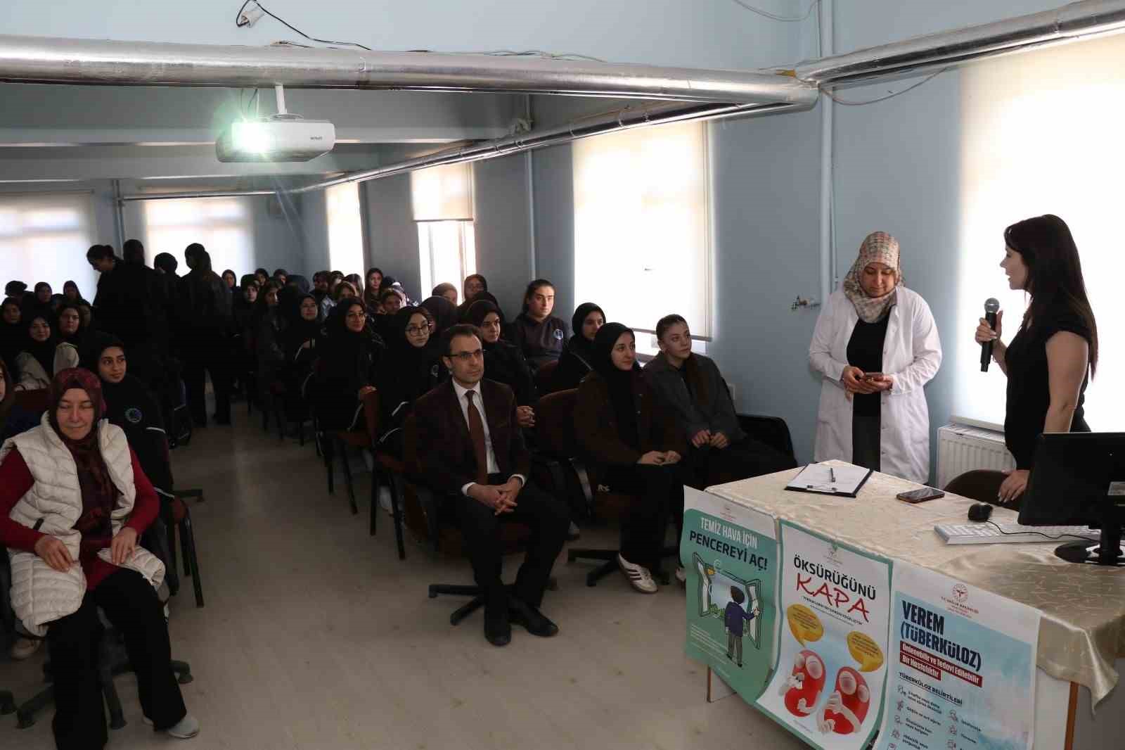 Öğrencilere verem hastalığı anlatıldı
