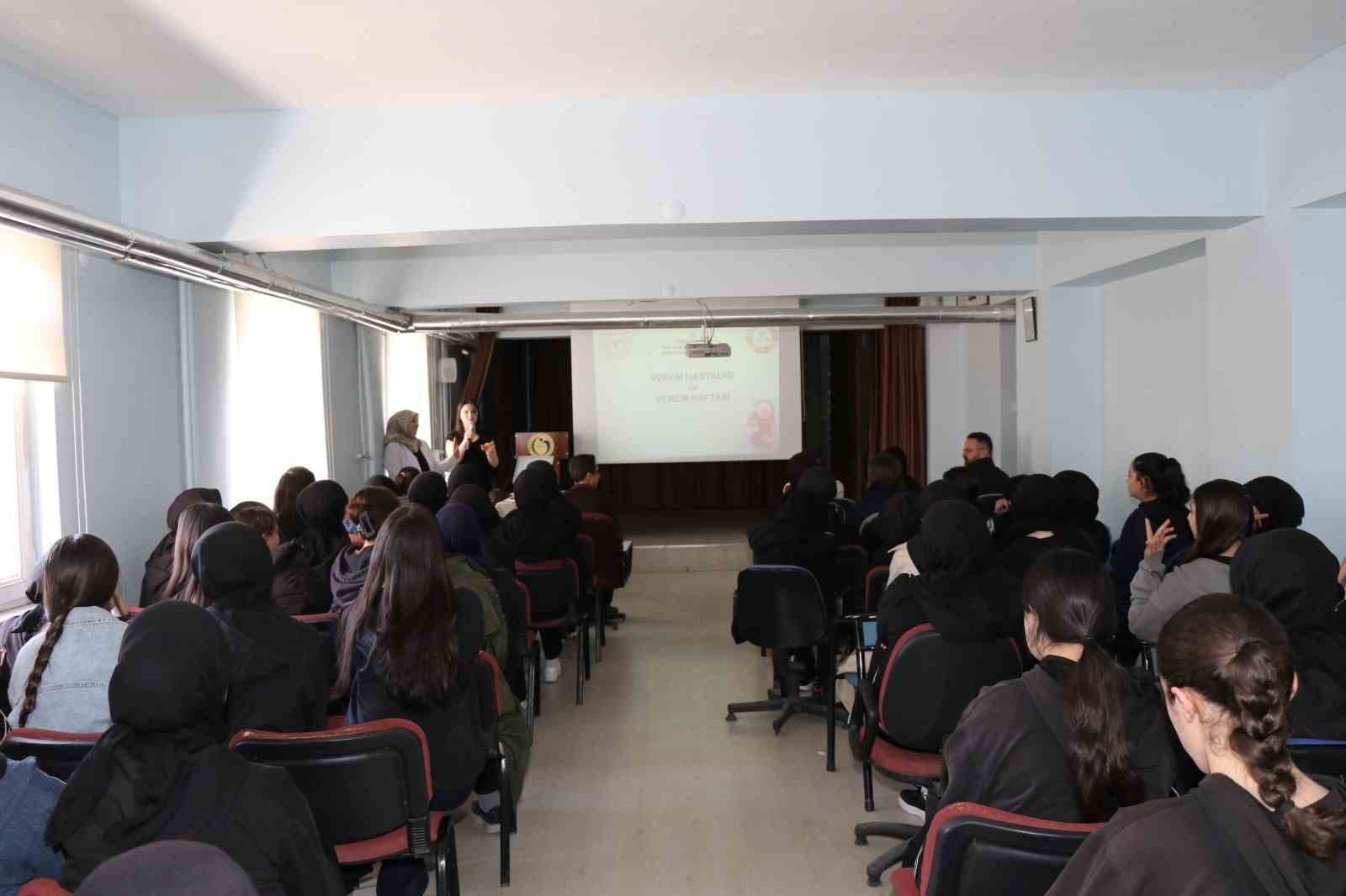 Öğrencilere verem hastalığı anlatıldı
