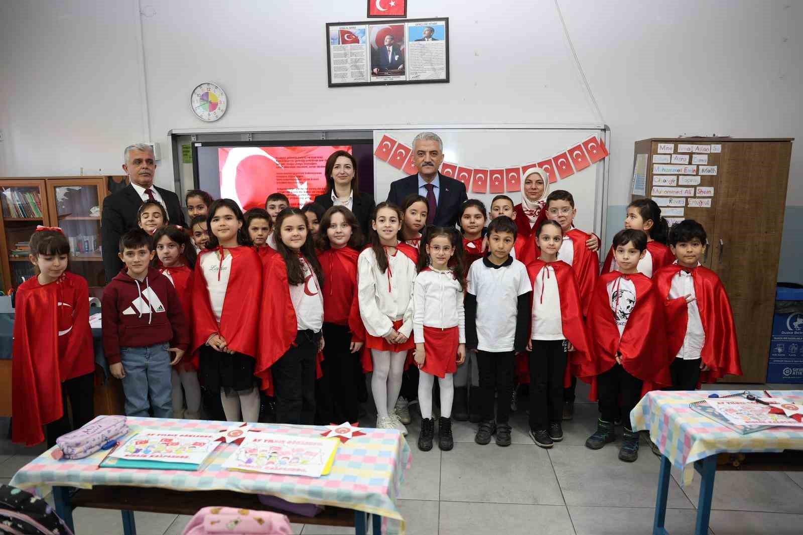 Öğrencilerin bayrak sevgisi dikkat çekti
