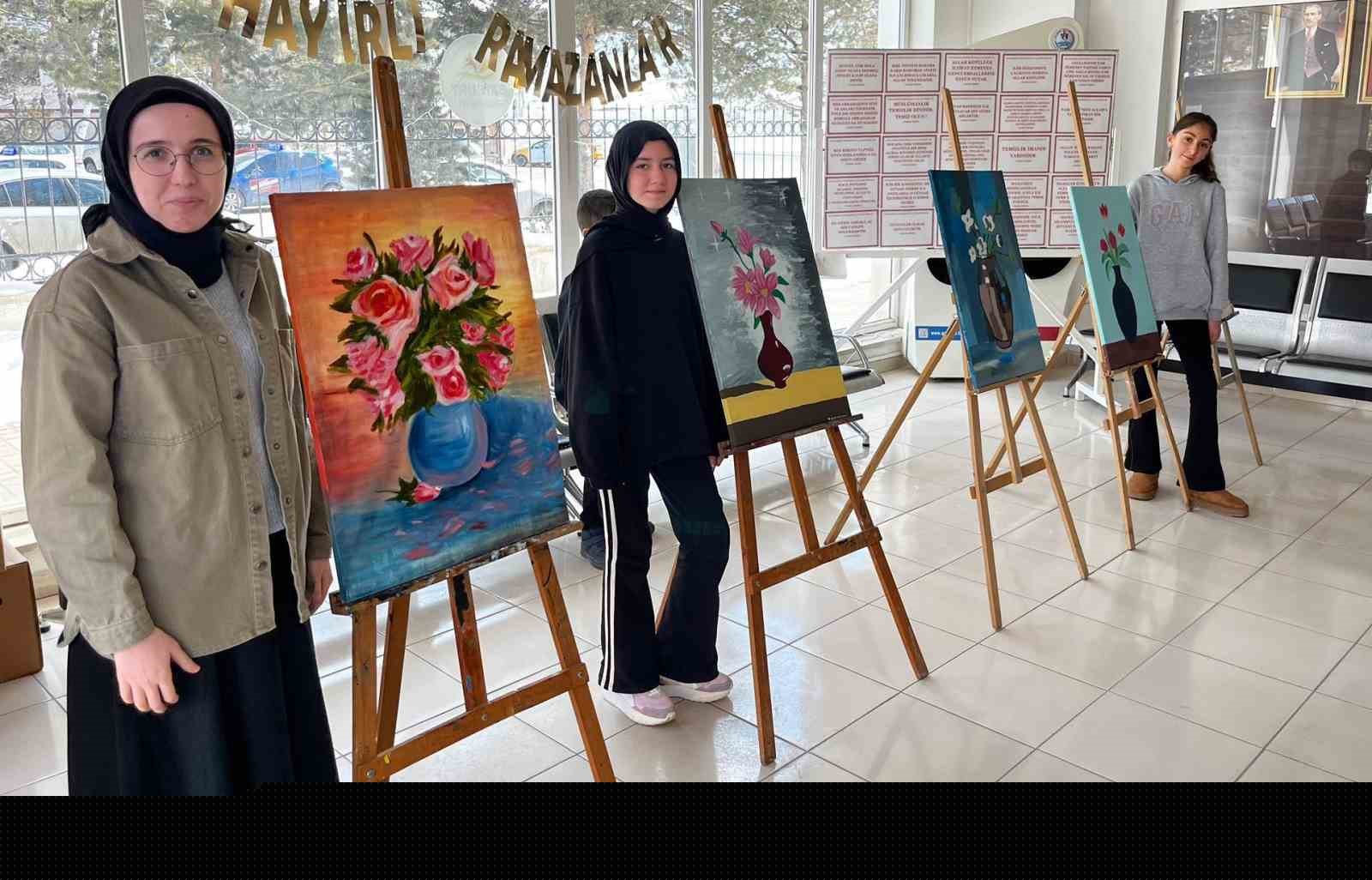 Öğrencilerin ’Kadınlar Günü’ sergisi açıldı
