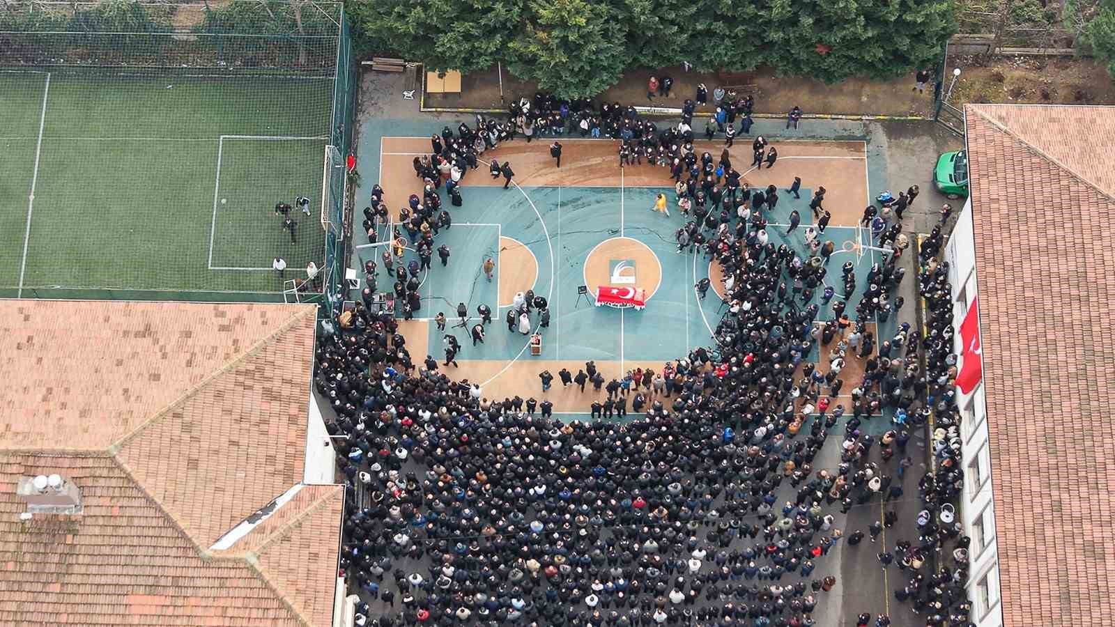 Öğrencisi tarafından öldürülen Fatma Nur öğretmenin anma töreni havadan görüntülendi
