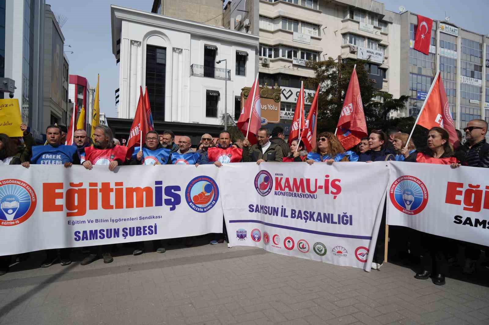 Öğretmen cinayetine tepki
