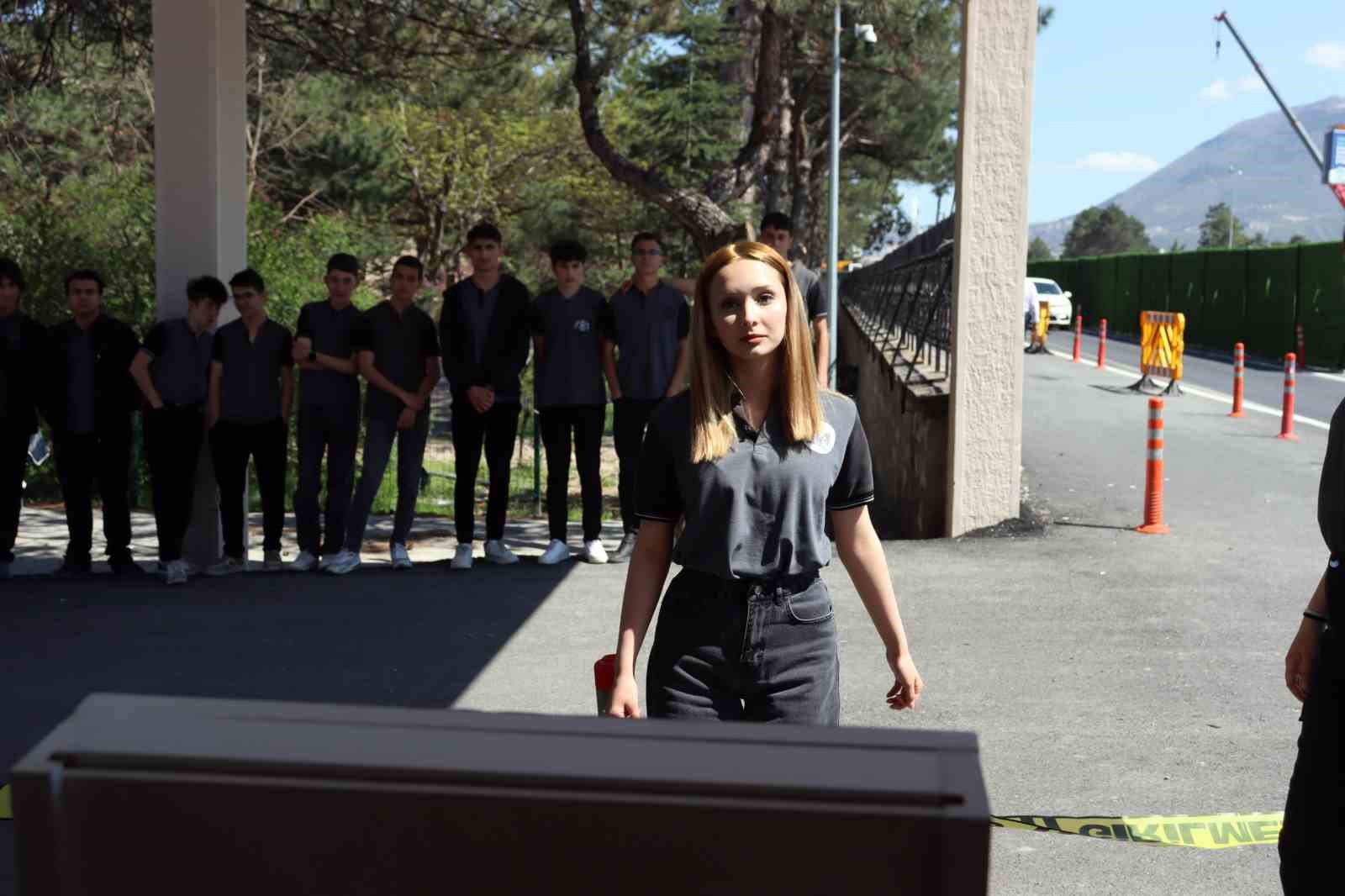 Öğretmenler yapay zeka ile okul güvenliğini artırdı
