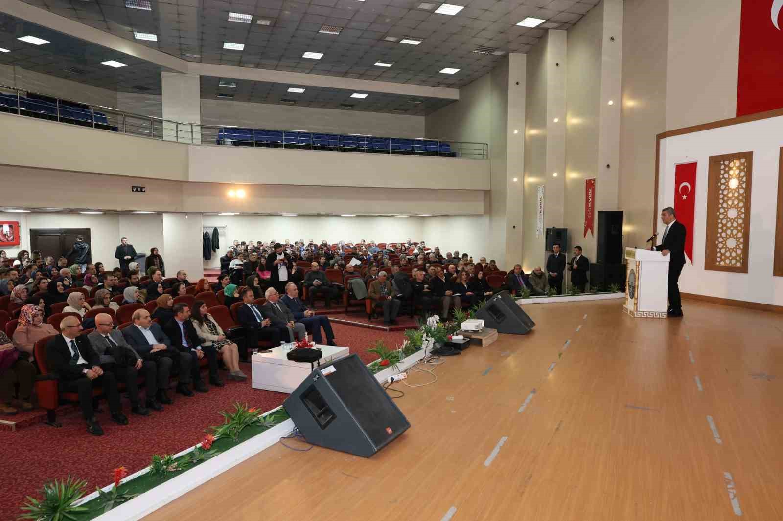 Öğretmenlere  "Güvenli Gelecek İçin Dijital Okuryazarlık" bilgilendirmesi
