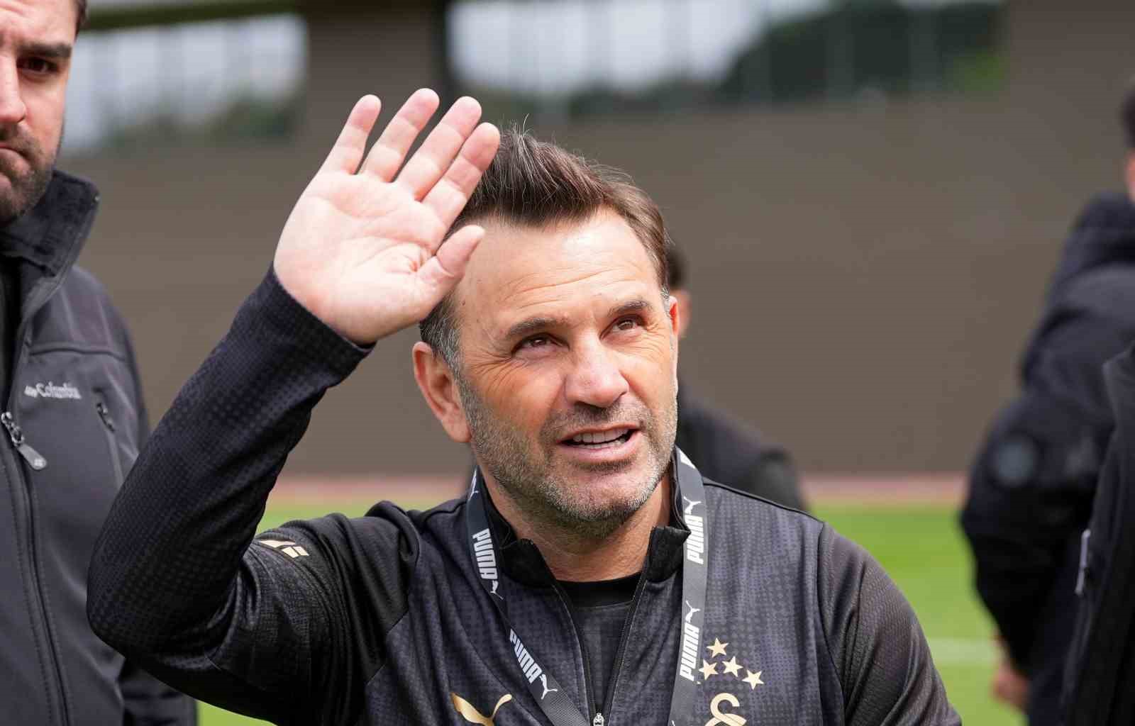 Okan Buruk: "4 sene üst üste şampiyon olacağımıza yüzde 100 inanıyorum"
Okan Buruk: "4 sene üst üste şampiyon olacağımıza yüzde 100 inanıyorum"