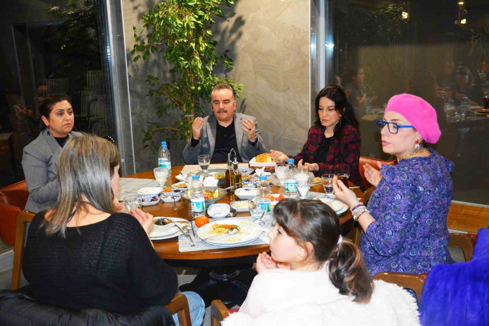 Öksüz ve yetim çocuklar için iftar programı düzenlendi
