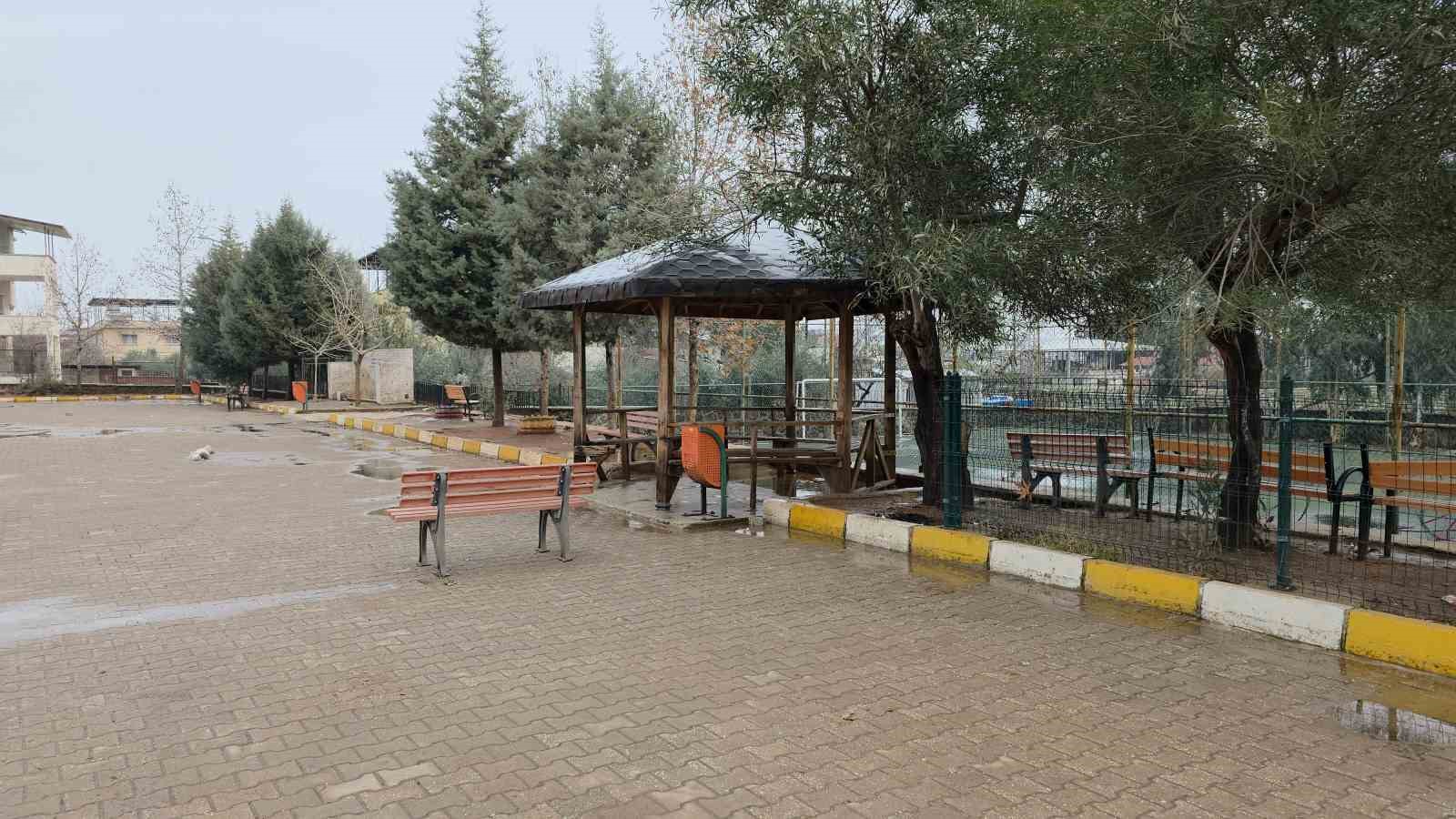 Okul bahçesinde 17 yaşındaki çocuğun cansız bedeni bulundu
