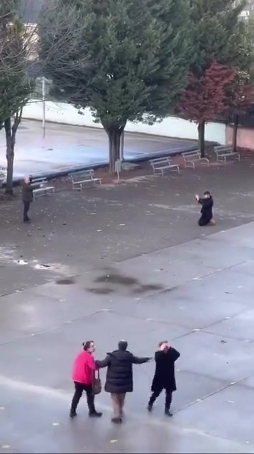 Okul bahçesindeki rehine krizinde baba serbest bırakıldı, şantajcı tutuklandı
