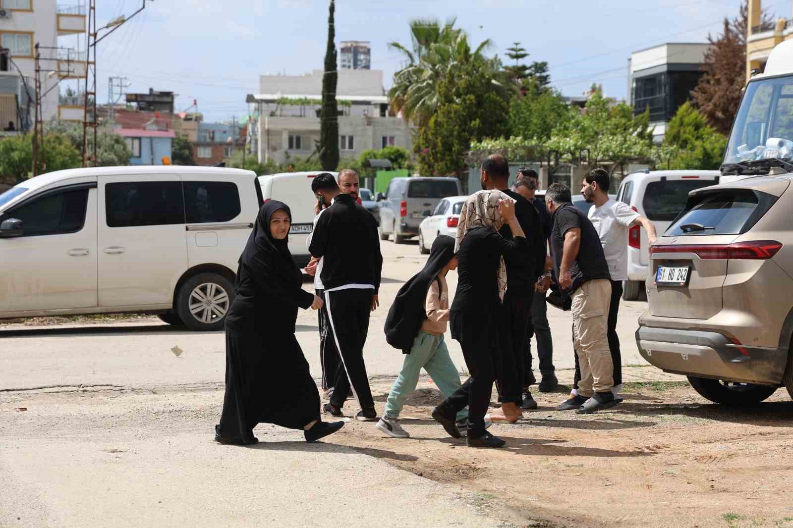 Okul çevresindeki silah sesleri paniğe neden oldu
