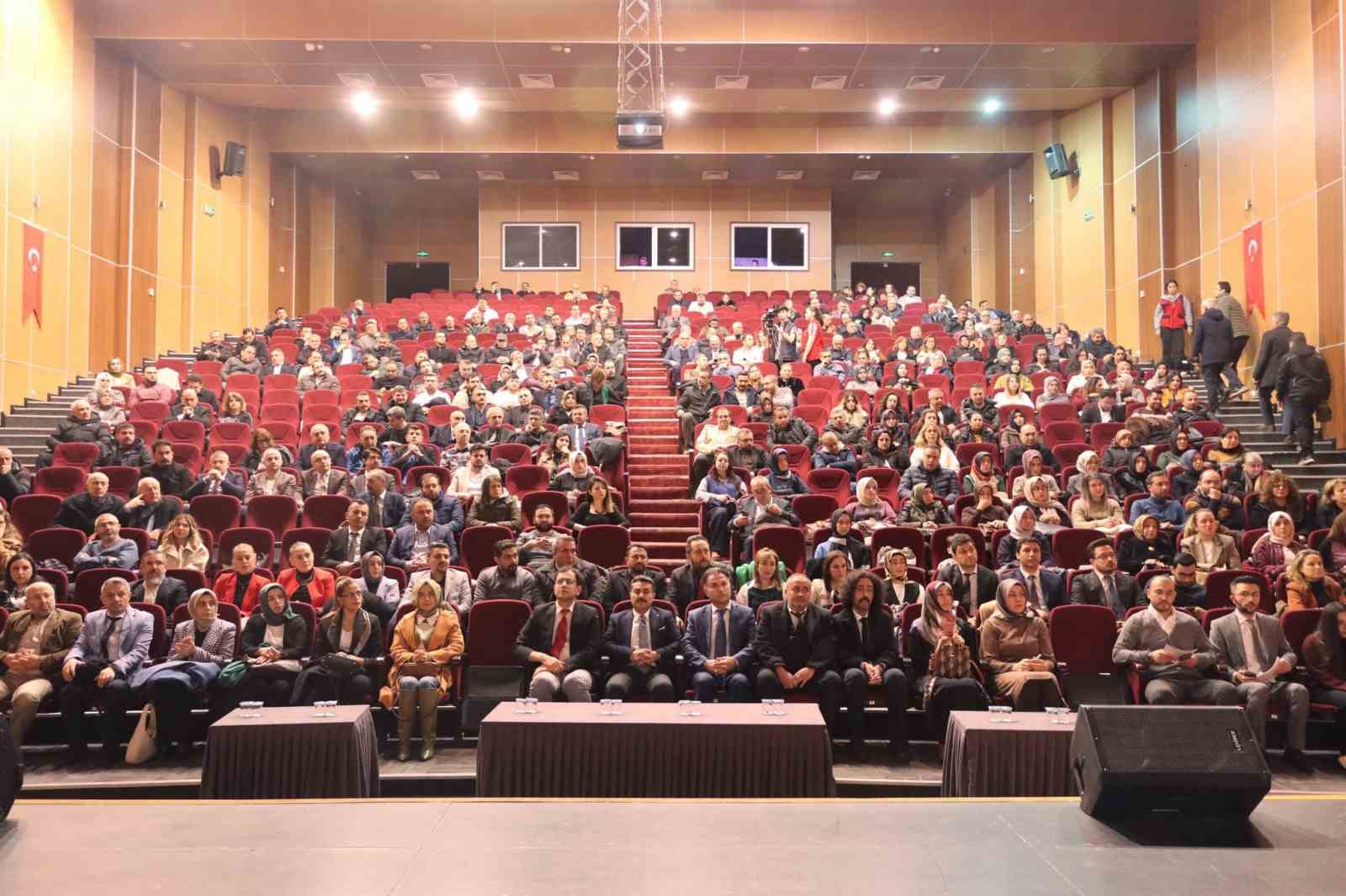 "Okul Dışı Öğrenme Ortamları Platformu" Sivas’ta tanıtıldı
