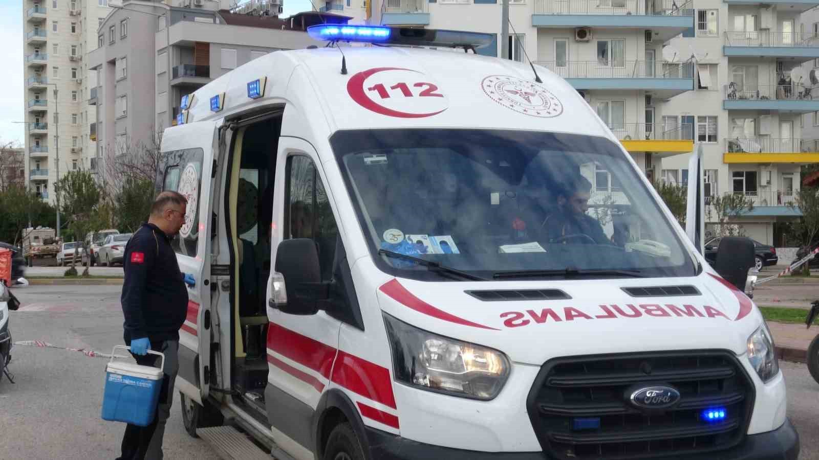 Okul dönüşü kamyon ile çarpışan motosikletteki 2 genç yaralandı
